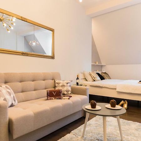 Goldeneye Apartment Center Breslavia Esterno foto