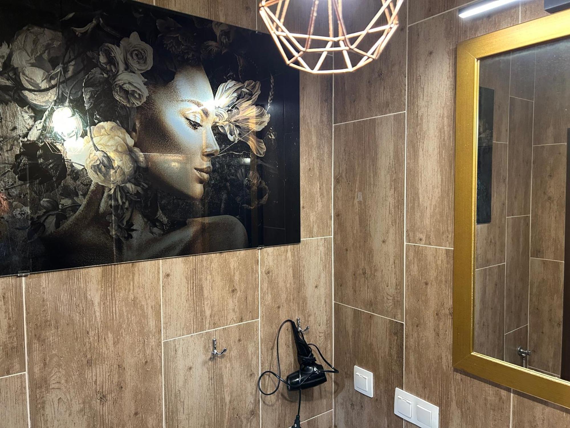 Goldeneye Apartment Center Breslavia Esterno foto