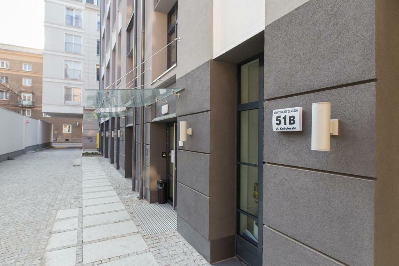 Goldeneye Apartment Center Breslavia Esterno foto