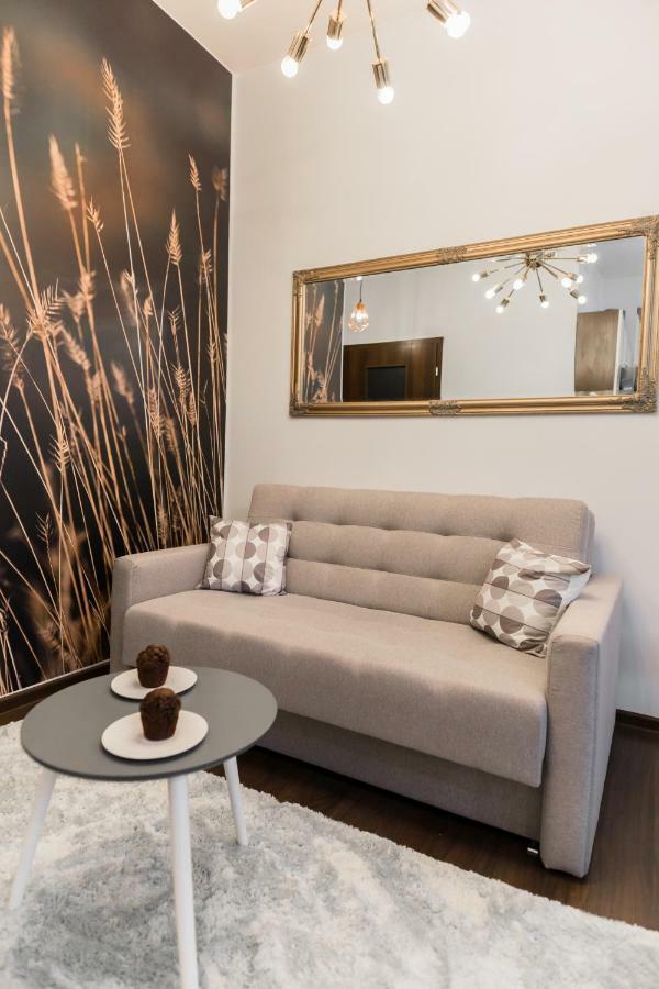 Goldeneye Apartment Center Breslavia Esterno foto