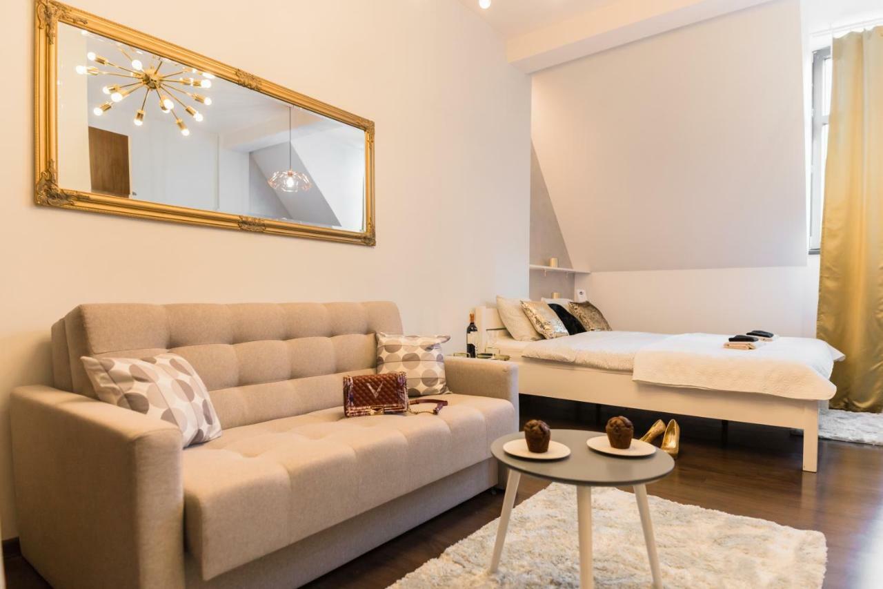 Goldeneye Apartment Center Breslavia Esterno foto