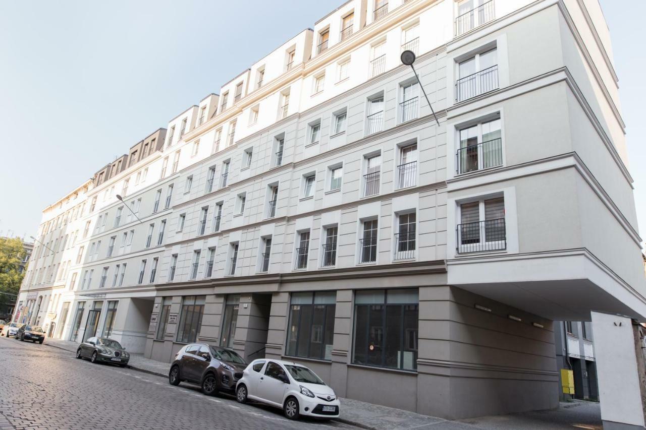Goldeneye Apartment Center Breslavia Esterno foto