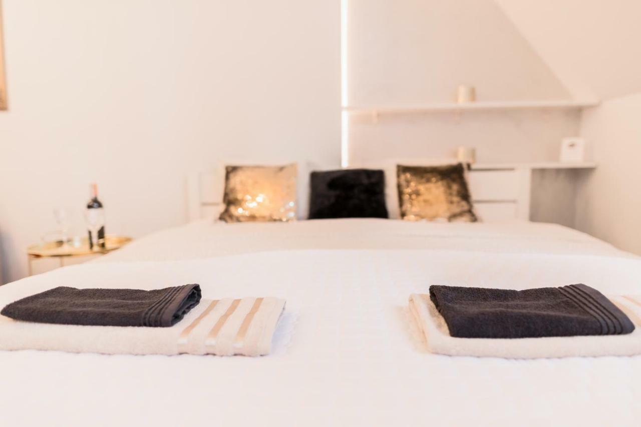 Goldeneye Apartment Center Breslavia Esterno foto