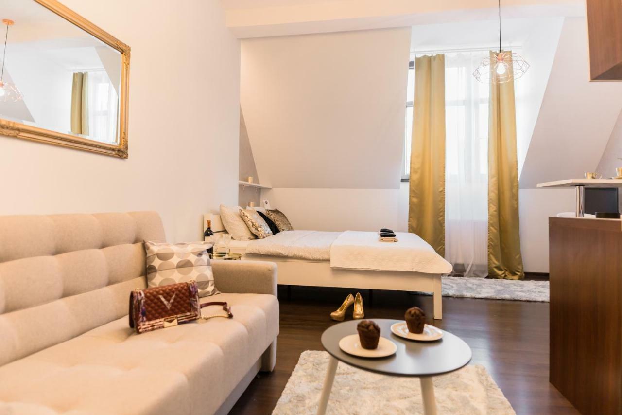 Goldeneye Apartment Center Breslavia Esterno foto